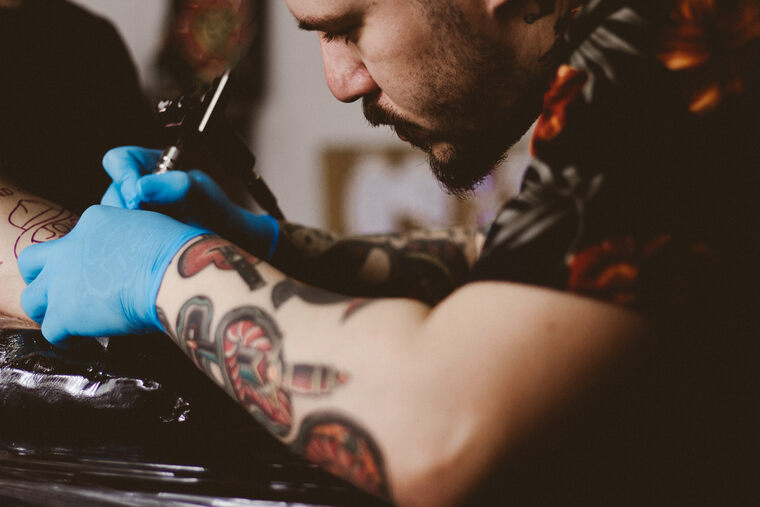 Разница между татуажем и татуировкой — оборудование